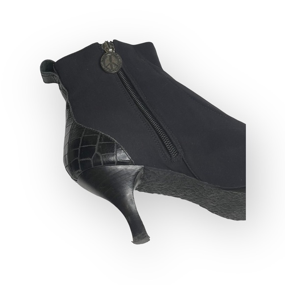 Donald Pliner ☀︎︎ Lola Kitten Heel Sock Ankle Booties ☀︎︎ Croc Embossed ☀︎︎ 7M - Picture 10 of 16